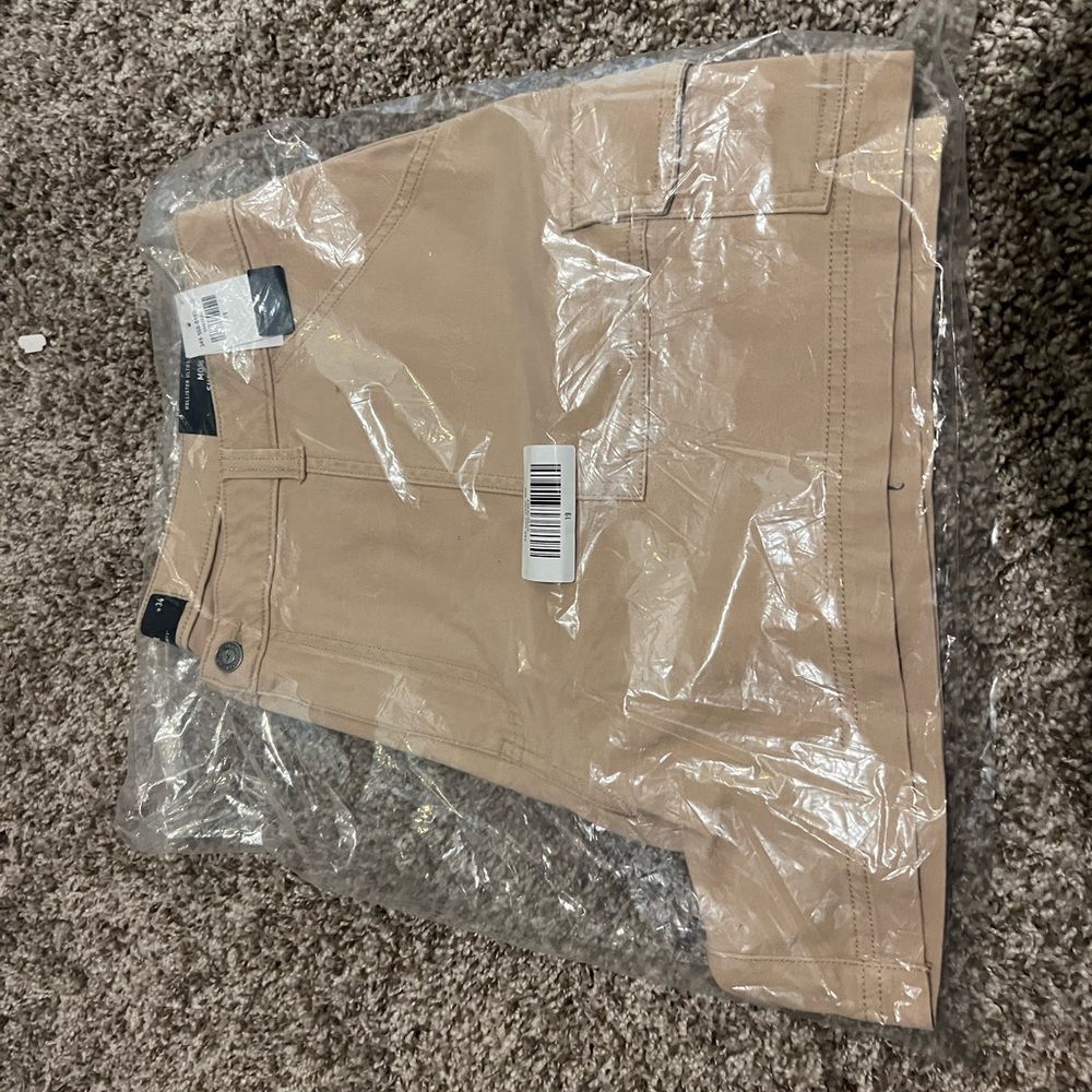 Ultra High-Rise Khaki Twill Cargo Mom Shorts